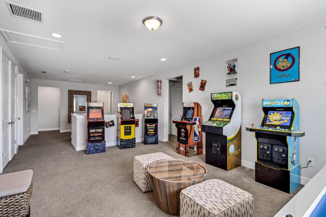Spacious 8 Bdr Family Home With Arcades And Free Pool Heat オーランド エクステリア 写真